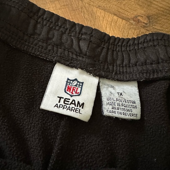 2 Pairs New York Giants shorts - Picture 6 of 8